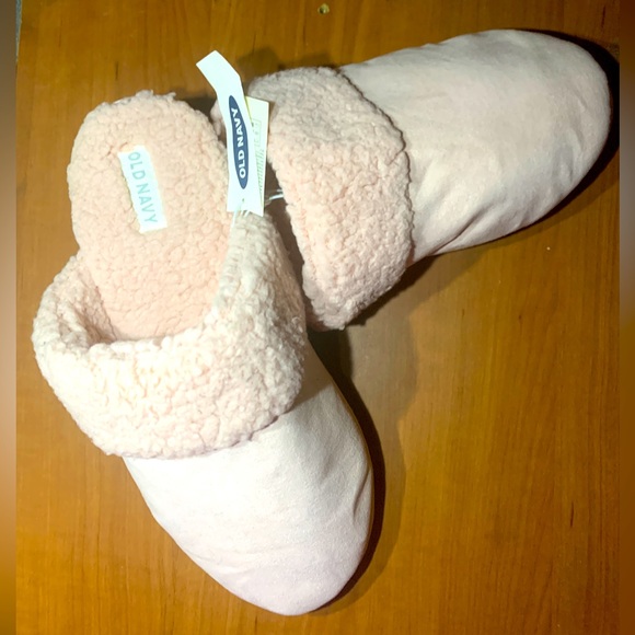 *NEW* Slippers Pink Size 8-9 - Picture 1 of 5